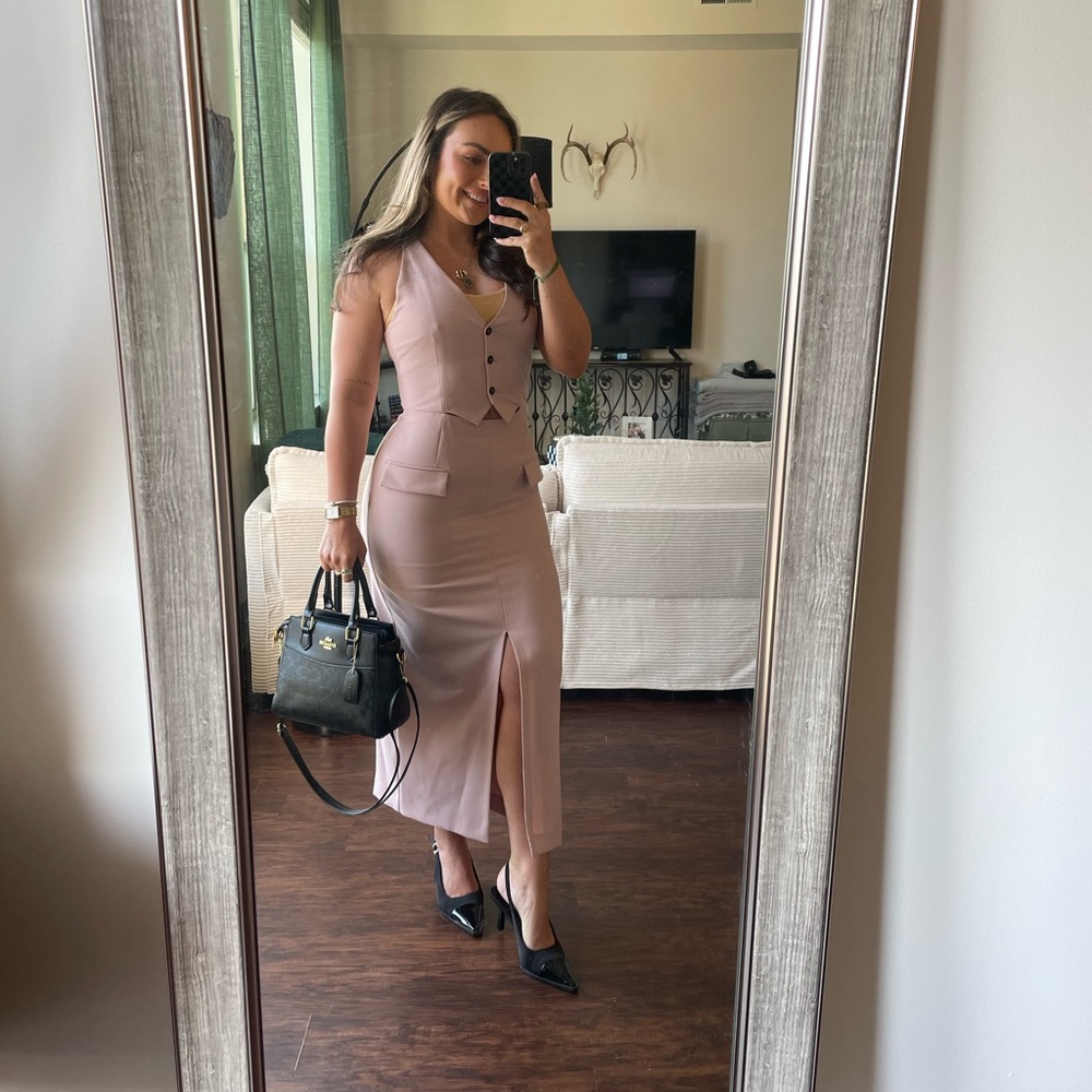 Zara Pink Midi Dress Elegant and Sophisticated